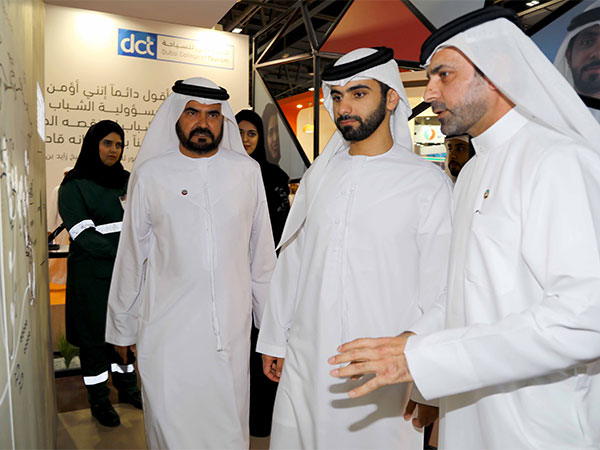 الإمارات تقدّم أكثر من 100 فرصة عمل للشباب المواطنين